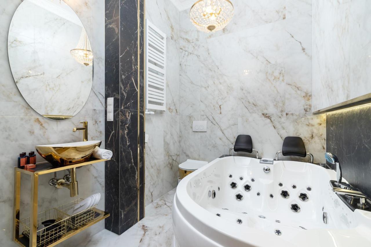 Kazimierz Studio With Jacuzzi By Renters Prestige Krakow Ngoại thất bức ảnh
