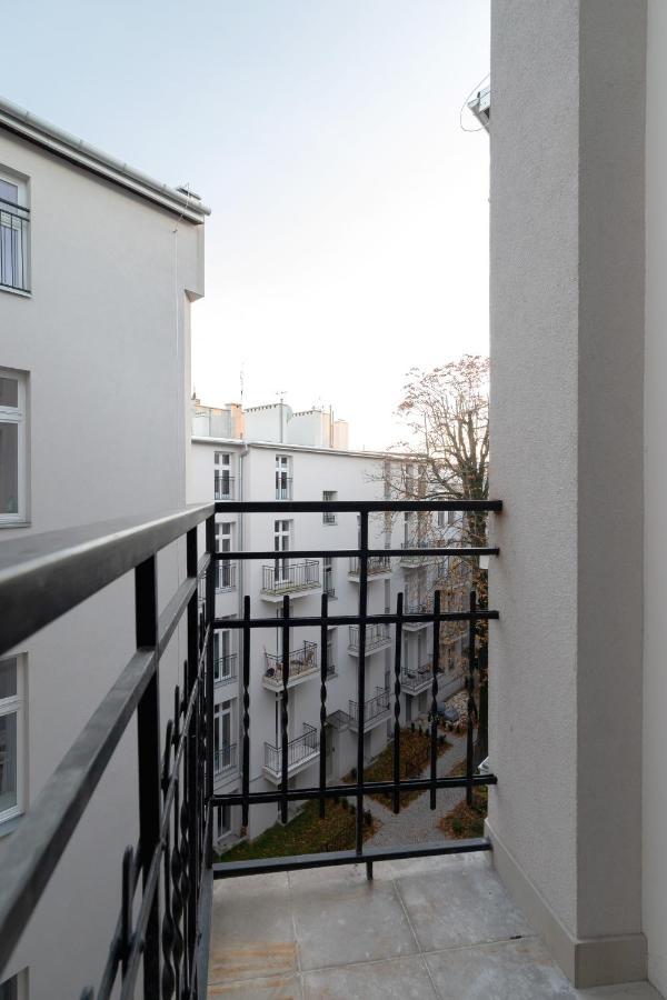 Kazimierz Studio With Jacuzzi By Renters Prestige Krakow Ngoại thất bức ảnh