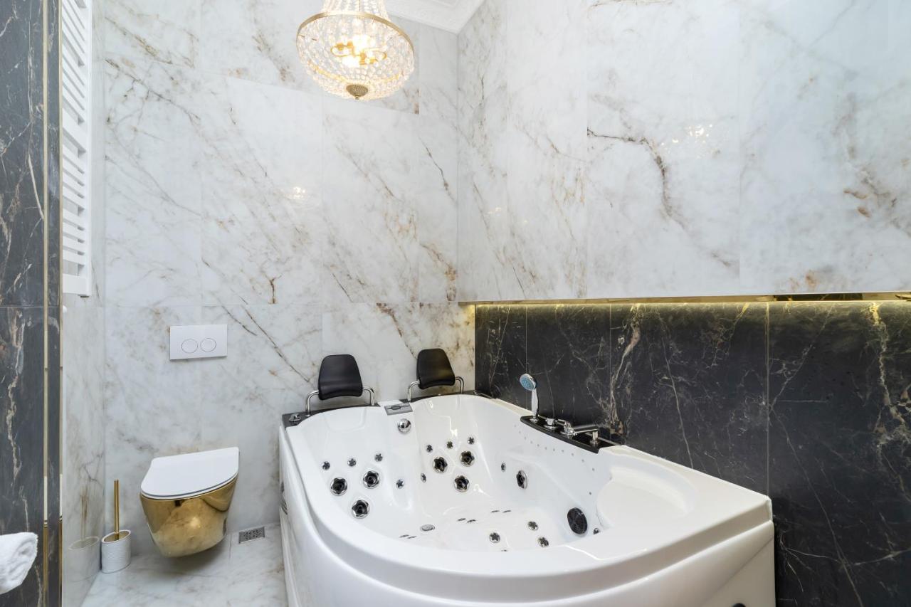 Kazimierz Studio With Jacuzzi By Renters Prestige Krakow Ngoại thất bức ảnh